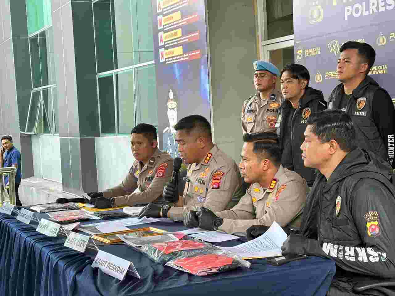 Remaja Pelaku Tawuran di Cikupa Dibekuk Polisi Saat Bersembunyi di Cikarang Remaja Pelaku Tawuran di Cikupa Dibekuk Polisi Saat Bersembunyi di Cikarang