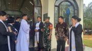 Berikan Rasa Aman kepada Jemaat, Babinsa Manunggal Daya Lakukan Pengamanan Ibadah