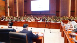 Panglima TNI Hadiri Raker Bersama Komisi I DPR RI Bahas Dinamika Geopolitik dan Misi Perdamaian Dunia