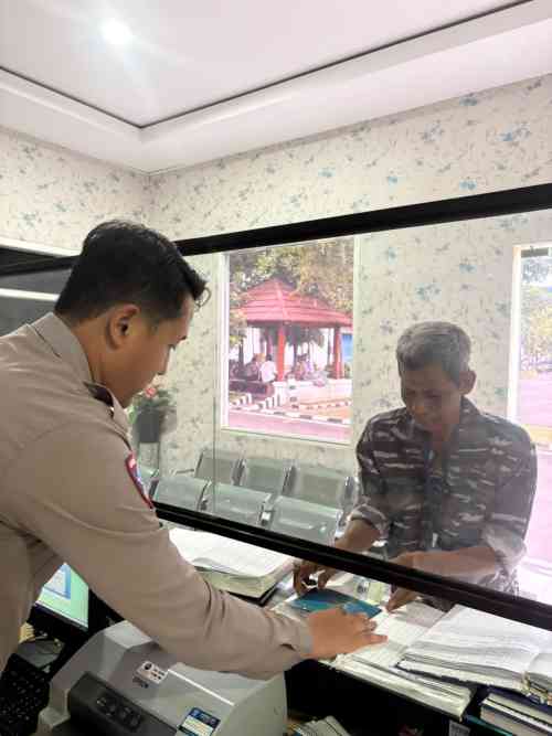 Bukan Razia, Polantas Tuban Hadir untuk Jawab Semua Pertanyaan STNK & BPKB Bukan Razia, Polantas Tuban Hadir untuk Jawab Semua Pertanyaan STNK & BPKB