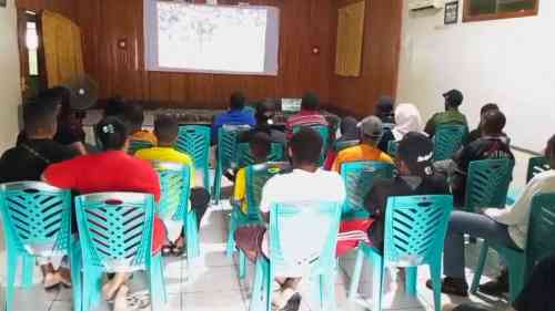 Nobar Piala Dunia dan Makan Bersama, Koramil 1710-02/Timika Perkuat Kemanunggalan TNI-Rakyat Nobar Piala Dunia dan Makan Bersama, Koramil 1710-02/Timika Perkuat Kemanunggalan TNI-Rakyat