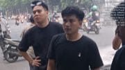 Jam Pulang Kerja Terganggu, Sopir Ambulans RSCM Semprot Massa LMND yang Bakar Ban di Menteng