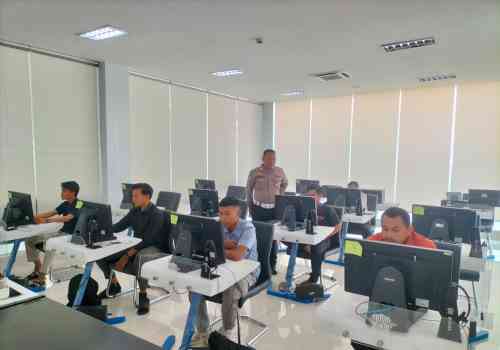 Human Interest Tuban: Sopir Pengangkut Hasil Laut Ini Akhirnya Paham Prosedur SIM Berkat Polantas Tuban Human Interest Tuban: Sopir Pengangkut Hasil Laut Ini Akhirnya Paham Prosedur SIM Berkat Polantas Tuban