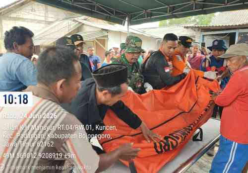 Babinsa Koramil Padangan Bojonegoro, Bantu Pencarian Korban Tenggelam di Sungai Bengawan Solo Babinsa Koramil Padangan Bojonegoro, Bantu Pencarian Korban Tenggelam di Sungai Bengawan Solo