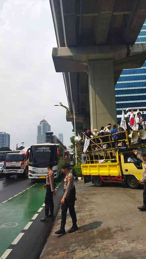 Rakyat vs Korporasi? KNARA Sampaikan Pesan Keras dalam Aksi di Kementerian UMKM