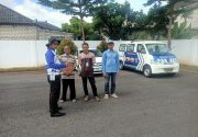 Bukan Razia, Ini Alasan Warga Tuban Rela Menepi Demi Bertemu Polantas Tuban Bahas SIM, STNK dan BPKB