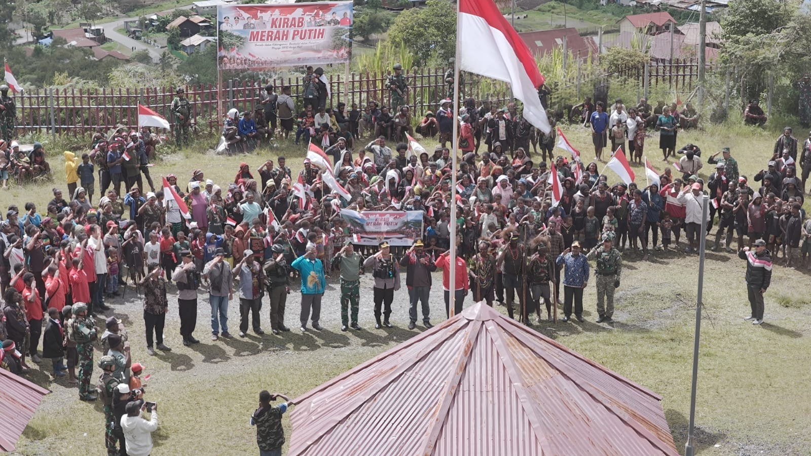 Kodim 1714/PJ, Polri Bersama Pemda Gelar Kirab Merah Putih: Bersatu Dalam Keberagaman, Berdaulat Dalam Persatuan Menjaga NKRI Harga Mati Kodim 1714/PJ, Polri Bersama Pemda Gelar Kirab Merah Putih: Bersatu Dalam Keberagaman, Berdaulat Dalam Persatuan Menjaga NKRI Harga Mati