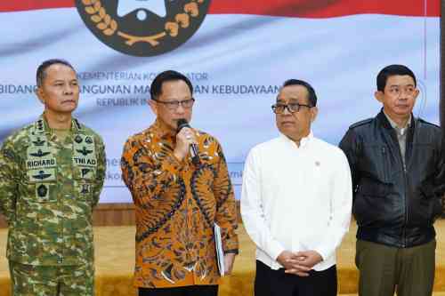 Wakil Ketua I Satgas PRR Letjen TNI Richard Tampubolon dampingi Ketua Satgas : Satgas PRR Minta K/L dan Pemda Tancap Gas Pemulihan Permanen Wakil Ketua I Satgas PRR Letjen TNI Richard Tampubolon dampingi Ketua Satgas : Satgas PRR Minta K/L dan Pemda Tancap Gas Pemulihan Permanen