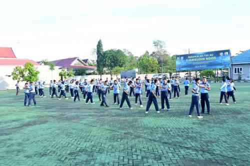 Perkuat Fisik, Mental, dan Kesiapsiagaan, Personel Lanud Sjamsudin Noor Asah Kemampuan Bela Diri Taktis Perkuat Fisik, Mental, dan Kesiapsiagaan, Personel Lanud Sjamsudin Noor Asah Kemampuan Bela Diri Taktis