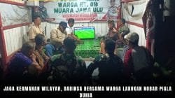 Jaga Keamanan Wilayah, Babinsa Bersama Warga Lakukan Nobar Piala Dunia 