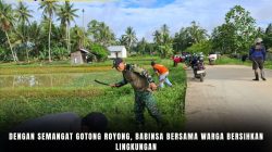 Dengan Semangat Gotong Royong, Babinsa Bersama Warga Bersihkan Lingkungan