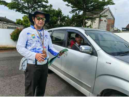 Tak Ada Tilang, Polantas Tuban Justru Layani Konsultasi SIM, STNK dan BPKB di Tengah Jalan Tuban Tak Ada Tilang, Polantas Tuban Justru Layani Konsultasi SIM, STNK dan BPKB di Tengah Jalan Tuban