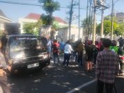 Aksi di Dua Lokasi, Massa Desak Kejati Jatim Tak Berhenti pada Satu Tersangka
