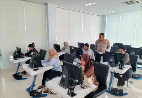 Warga Tuban Antusias Datangi Layanan Polantas Tuban, Konsultasi SIM dan STNK Jadi Favorit