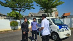 Pemandangan Tak Biasa di Tuban, Polisi Bantu Warga Selesaikan Urusan SIM dan STNK
