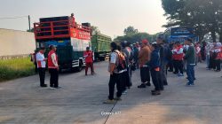 Tolak PHK Pengurus Serikat, F-SPGI Bekasi Gelar Aksi di PT Epson dan Kedutaan Jepang Tolak PHK Pengurus Serikat, F-SPGI Bekasi Gelar Aksi di PT Epson dan Kedutaan Jepang