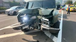 Insiden Pagi di Senayan, Mobil Dinas TNI AD Tabrak Tiang Penunjuk Jalan