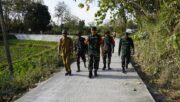 Pastikan Pembangunan Tepat Sasaran dan Tanpa Kendala: Dansatgas TMMD 129 Bojonegoro Cek Langsung Proyek Fisik di Desa Kesongo