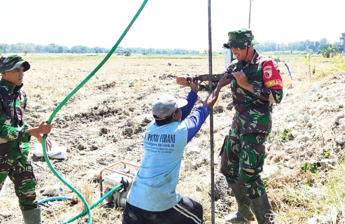 Hidupkan Asa dari Gemericik Air: Satgas TMMD 129 Kodim Bojonegoro Bangun Sumur Bor untuk Masa Depan Desa Kesongo