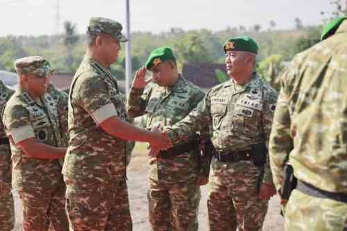Pastikan Kesiapan Prajurit, Wapang TNI Bersama Menhan Tinjau Marshalling Area Yonif TP 937/Satria Kalijaga Pastikan Kesiapan Prajurit, Wapang TNI Bersama Menhan Tinjau Marshalling Area Yonif TP 937/Satria Kalijaga