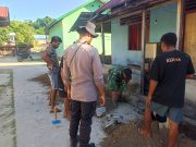 Semangat Gotong Royong Satgas TMMD ke-129 Kodim 1505/Tidore dan Warga Bangun Drainase di Desa Lolobata