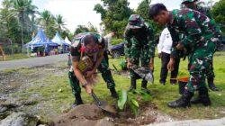 Hijaukan Kampung, Sejahterakan Warga! Satgas TMMD Ke-129 Tanam 500 Pohon Produktif untuk Masa Depan Masyarakat Sesor