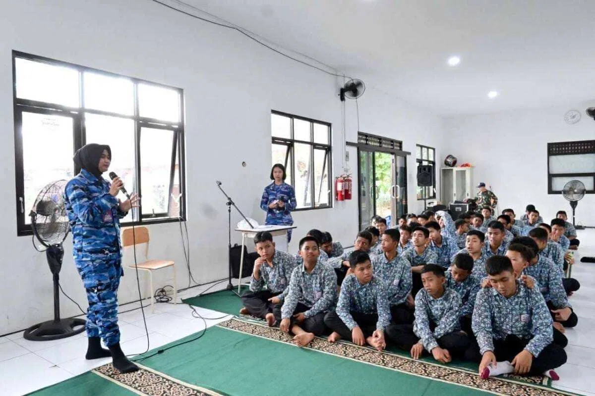 Dari Rasa Ingin Tahu Hingga Cita-Cita, Lanud Sjamsudin Noor Dekatkan Dunia TNI AU Dengan Siswa SRMP 20 Budi Luhur Dari Rasa Ingin Tahu Hingga Cita-Cita, Lanud Sjamsudin Noor Dekatkan Dunia TNI AU Dengan Siswa SRMP 20 Budi Luhur
