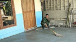 Ketelitian Demi Kualitas: Satgas TMMD 129 Bojonegoro Sulap Sapu Lidi Jadi Tekstur Lantai Aman dan Rapi