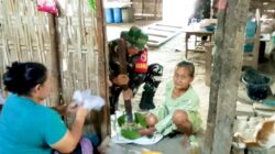 TMMD 129 Bojonegoro: Ketika Babinsa Kesongo Menumbuk Singkong dan Mengukir Kebersamaan dengan Warga