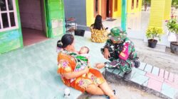 Menyapa Hati di Teras Rumah: Cara Babinsa Kesongo Rajut Kebersamaan di TMMD 129 Bojonegoro