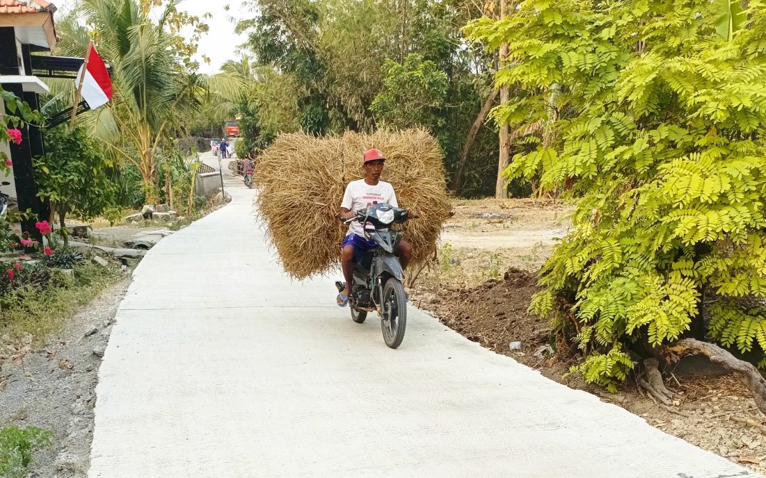 Jalan Baru, Harapan Baru: Asa Petani Dusun Mundu Mengangkut Rezeki Lewat TMMD 129 Bojonegoro Jalan Baru, Harapan Baru: Asa Petani Dusun Mundu Mengangkut Rezeki Lewat TMMD 129 Bojonegoro