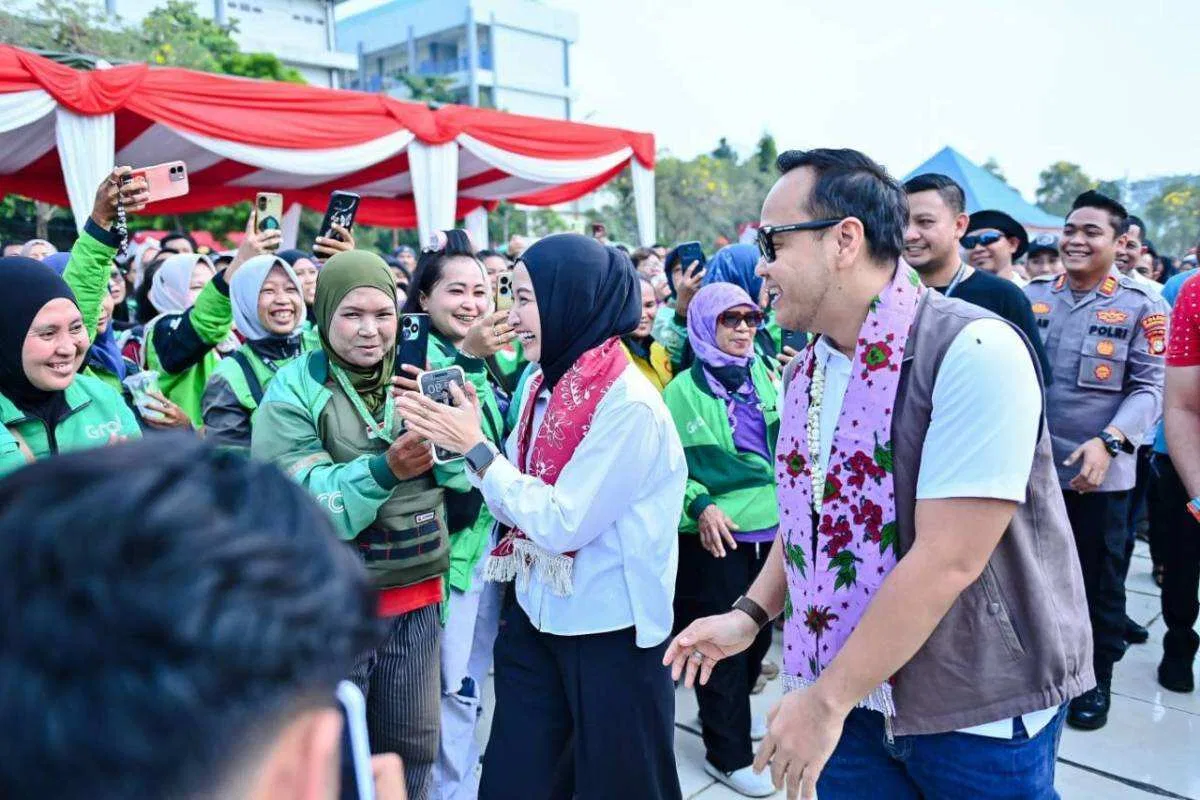 1.500 Pengemudi Ojol Kumpul, Rano Alfath Bagikan Semangat Kemerdekaan di Tangerang