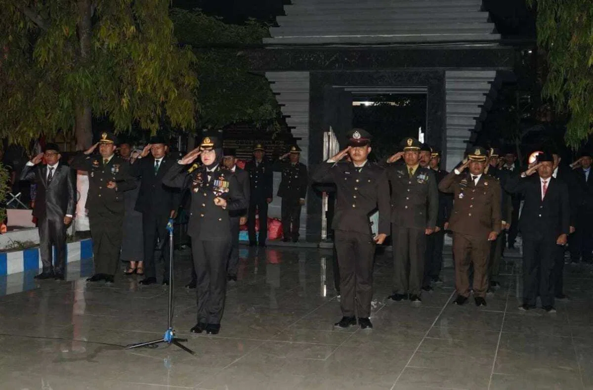 Bersama Jajaran Forkopimda, Dandim Bojonegoro Ikuti Apel Kehormatan dan Renungan Suci di TMP