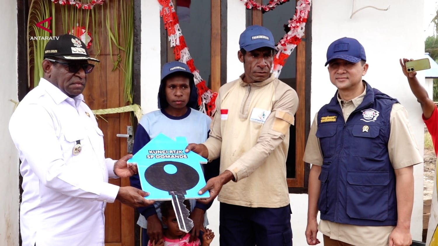 Peresmian Seratus Rumah Layak Huni di Transmigrasi Domande