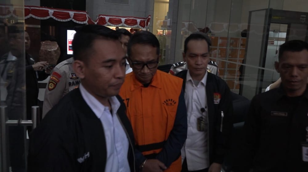 Penahanan Kepala Bea Cukai Kediri Terkait Dugaan Suap Penahanan Kepala Bea Cukai Kediri Terkait Dugaan Suap