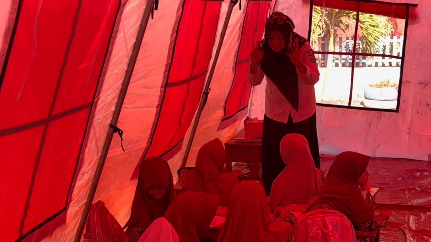 Kegiatan Belajar SDN 11 Palu Pasca Kebakaran