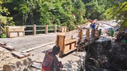 Rehab Jembatan TMMD Ke-129 Kodim 1807/Sorong Selatan Hampir Rampung, Perkuat Akses dan Tingkatkan Mobilitas Warga Kampung Sesor