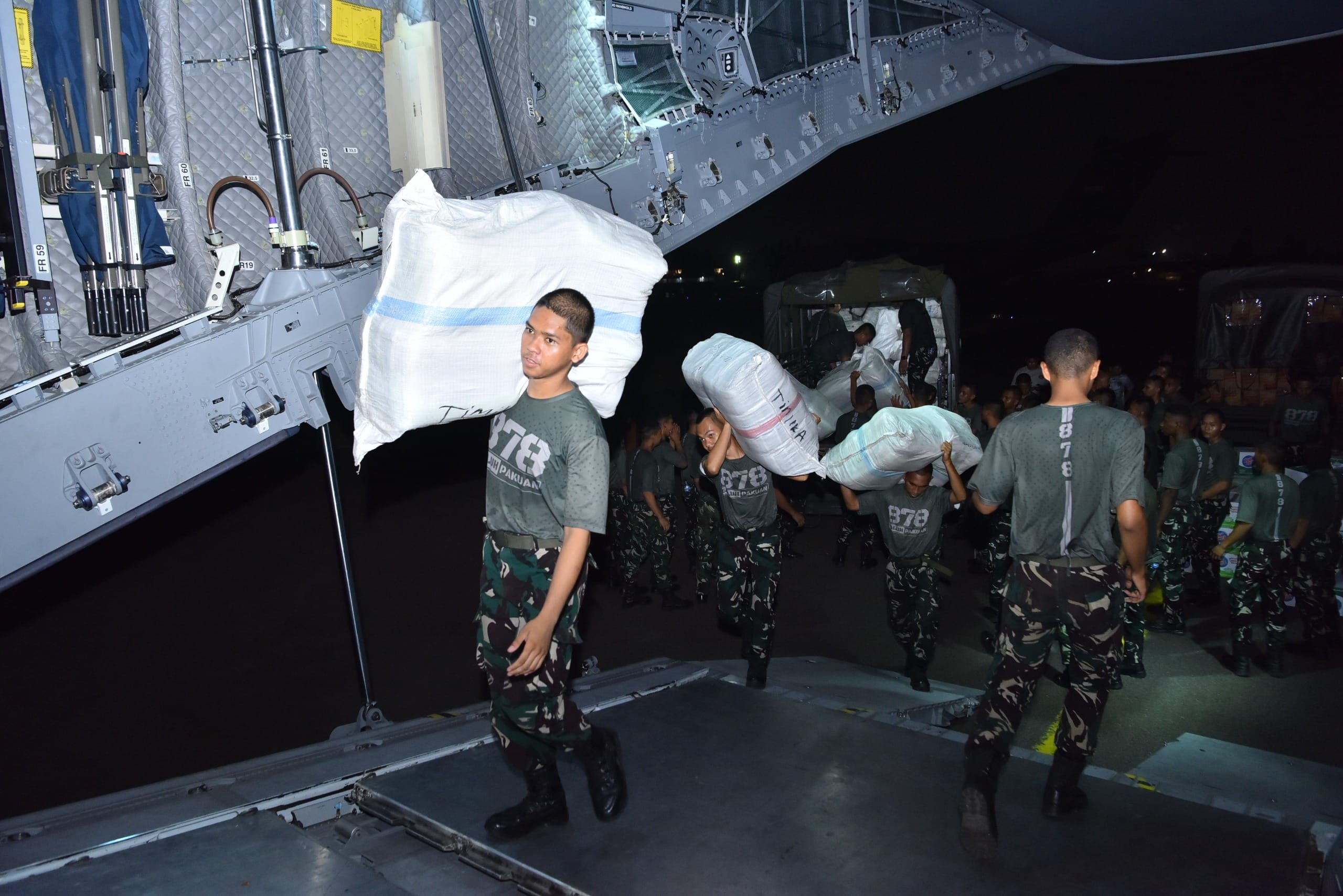 Penanganan Gempa NTT Hari Ketujuh, 5.832 Personel TNI Dikerahkan dan 638 Ton Bantuan Disalurkan