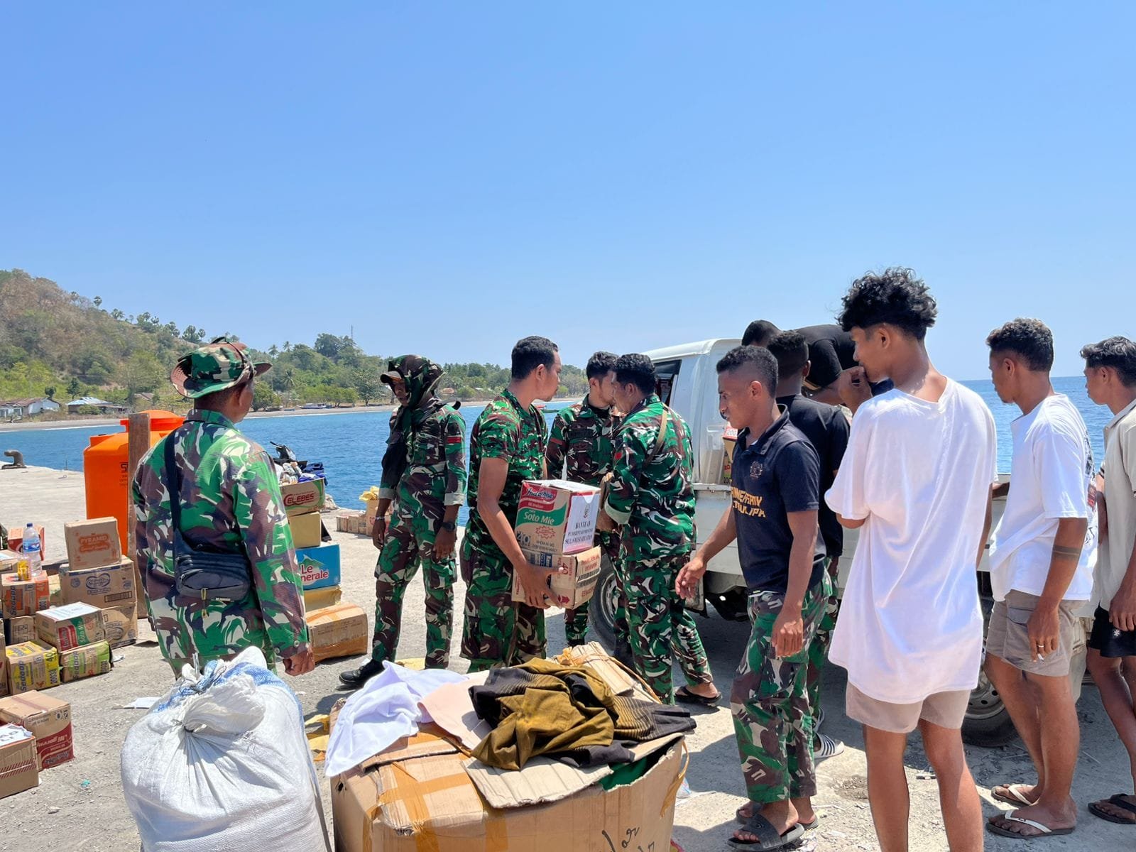 Hari Keenam Belas Penanganan Gempa NTT, 8.126 Personel TNI Dikerahkan dan 1.011,756 Ton Bantuan Disalurkan