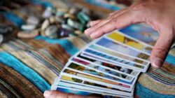 Momentum Evaluasi Diri Zodiak Capricorn, Aquarius, dan Pisces pada Ramalan Tarot 29 Agustus 2026