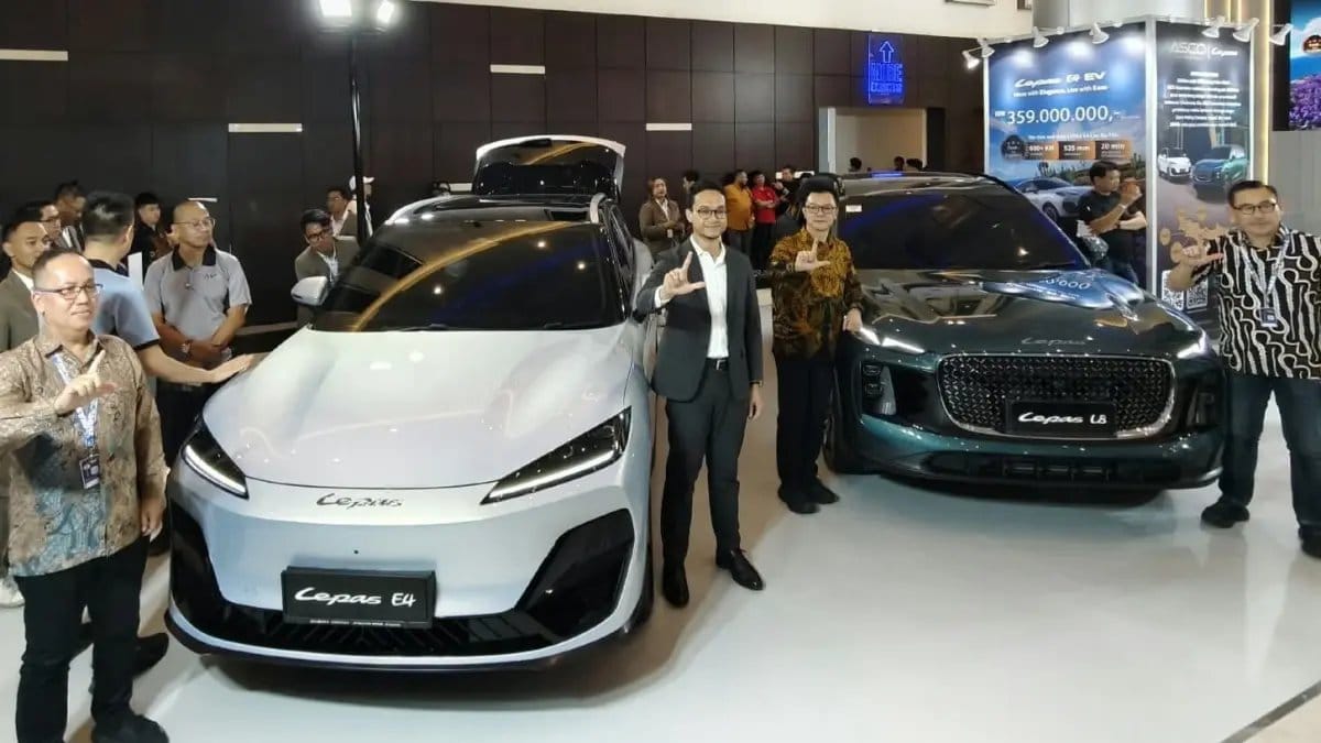 Peluncuran Model Kendaraan Elektrifikasi Terbaru oleh Lepas di Surabaya Peluncuran Model Kendaraan Elektrifikasi Terbaru oleh Lepas di Surabaya
