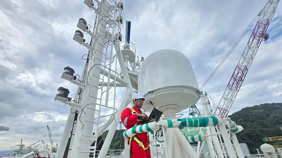 Transformasi Digital dalam Sektor Maritim: Peran Telkomsat