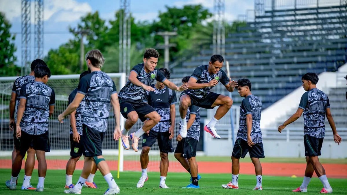 Persebaya Surabaya Kembali ke Tanah Air dengan Semangat Juara Persebaya Surabaya Kembali ke Tanah Air dengan Semangat Juara