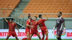 Persija Jakarta Tampil Dominan, Kalahkan Brisbane Roar 4-0 di Laga Uji Coba Persija Jakarta Tampil Dominan, Kalahkan Brisbane Roar 4-0 di Laga Uji Coba