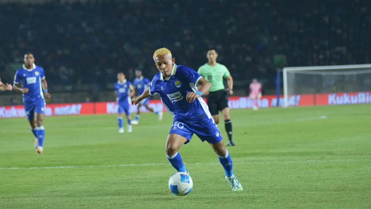 Ikatan Baru: Ikwan Ali Tanamal Debut Bersama Persib Bandung di AFC Champions League Ikatan Baru: Ikwan Ali Tanamal Debut Bersama Persib Bandung di AFC Champions League