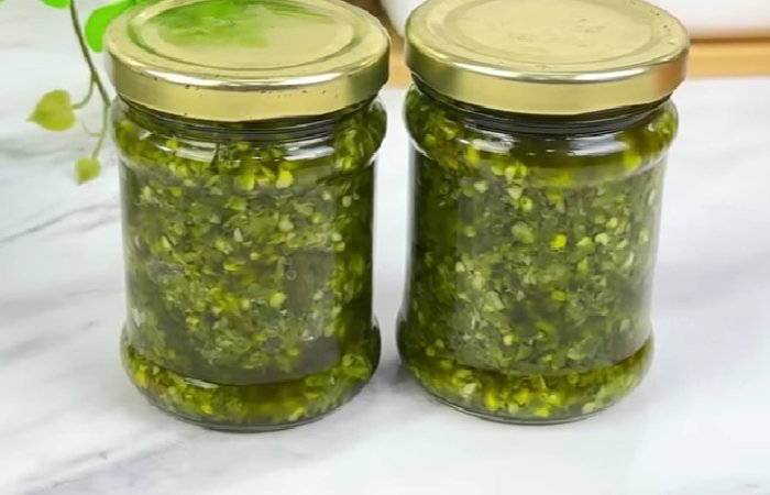 Menyajikan Sambal Ijo Pedas yang Nikmat dan Praktis di Rumah Menyajikan Sambal Ijo Pedas yang Nikmat dan Praktis di Rumah