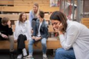 Mengungkap Dunia Introvert: 10 Hal yang Menguras Energi Mereka