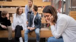 Mengungkap Dunia Introvert: 10 Hal yang Menguras Energi Mereka