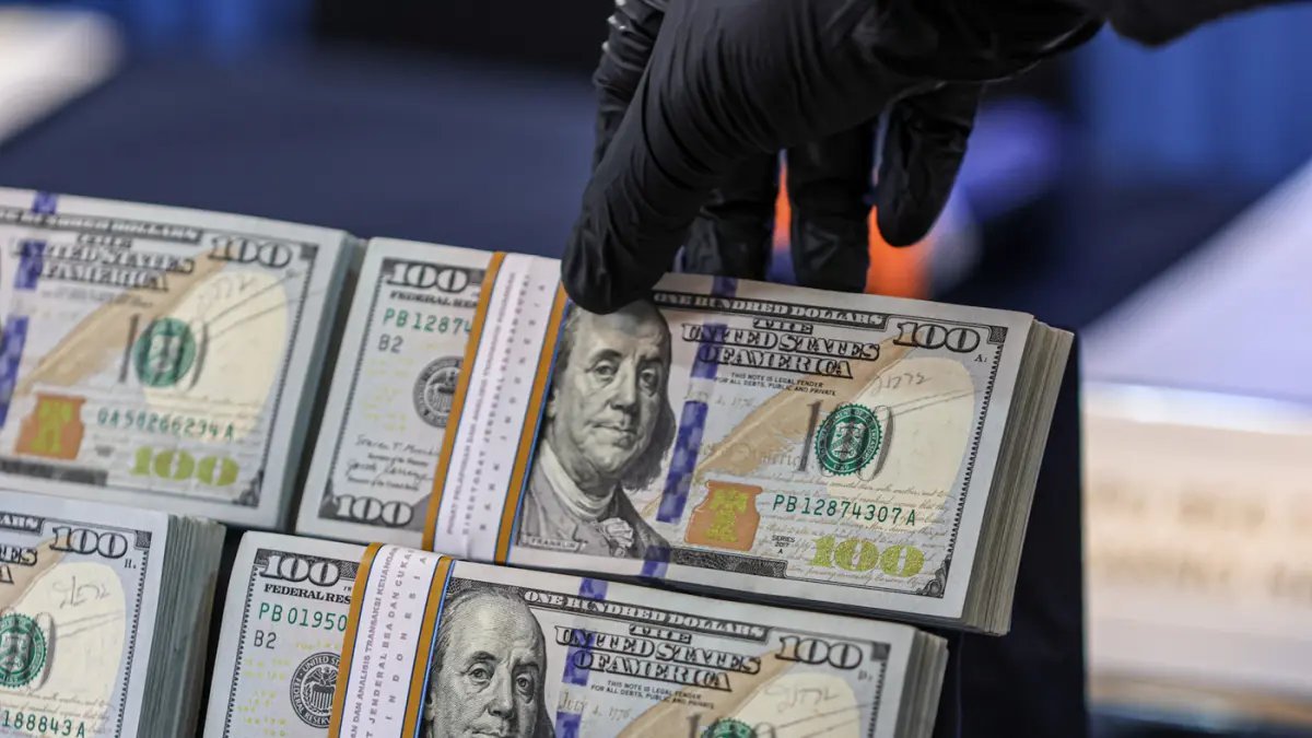 Dinamika Pergerakan Rupiah: Menghadapi Ketegangan Geopolitik dan Kebijakan Baru BI