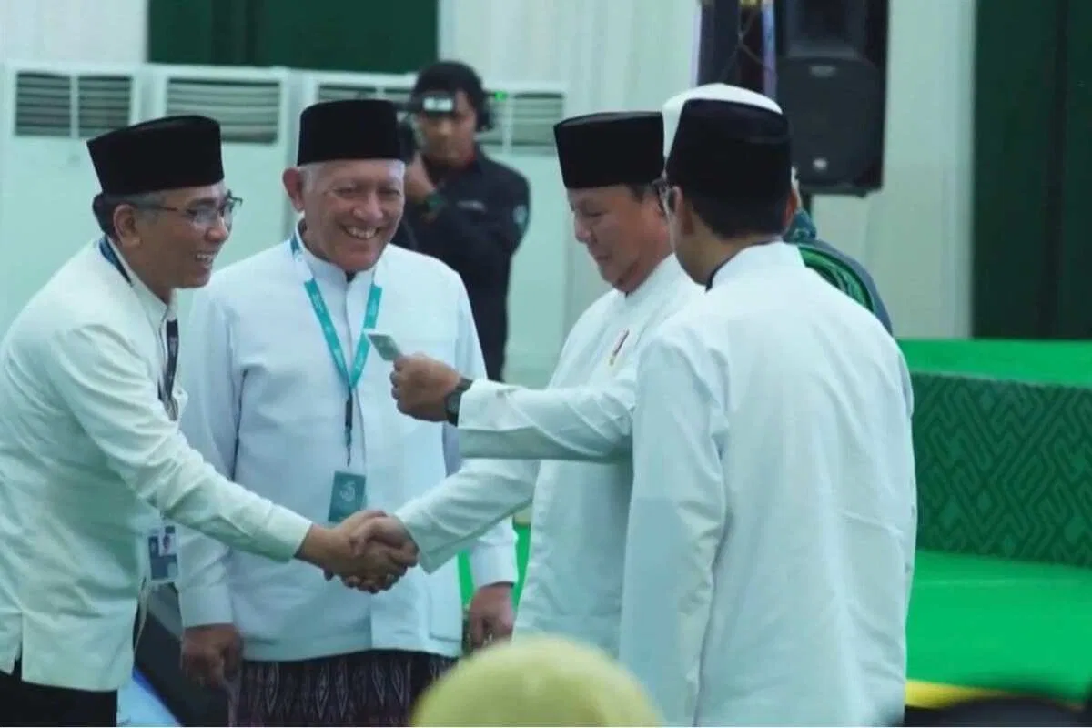 Presiden Prabowo Terima Kartu Tanda Anggota NU